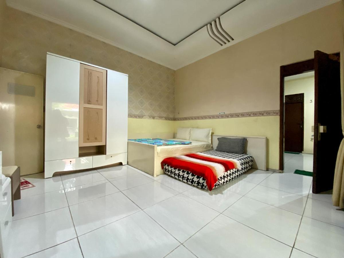 Homey Guesthouse Near Sby Zoo Syariah Surabaya Eksteriør billede