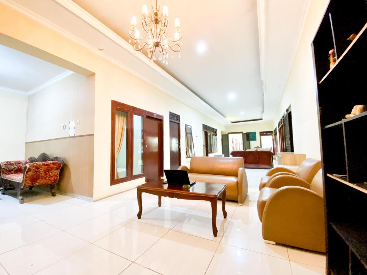 Homey Guesthouse Near Sby Zoo Syariah Surabaya Eksteriør billede